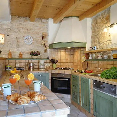 בית נופש Katarina Batlug